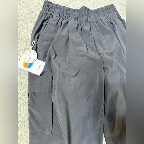 NWT sz M Vuori Villa Cargo Jogger black pockets stretch waist - Picture 3 of 10
